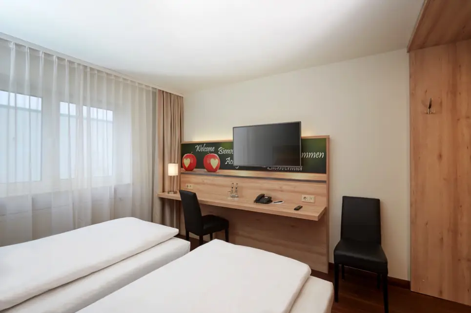 Komfort Twin Zimmer im H+ Hotel Stuttgart Herrenberg - Offizielle Webseite