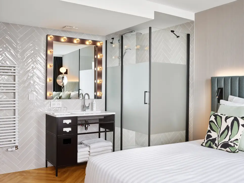 Komfort King Zimmer im H4 Wyndham, Paris Pleyel - H-Hotels.com - Offizielle Webseite