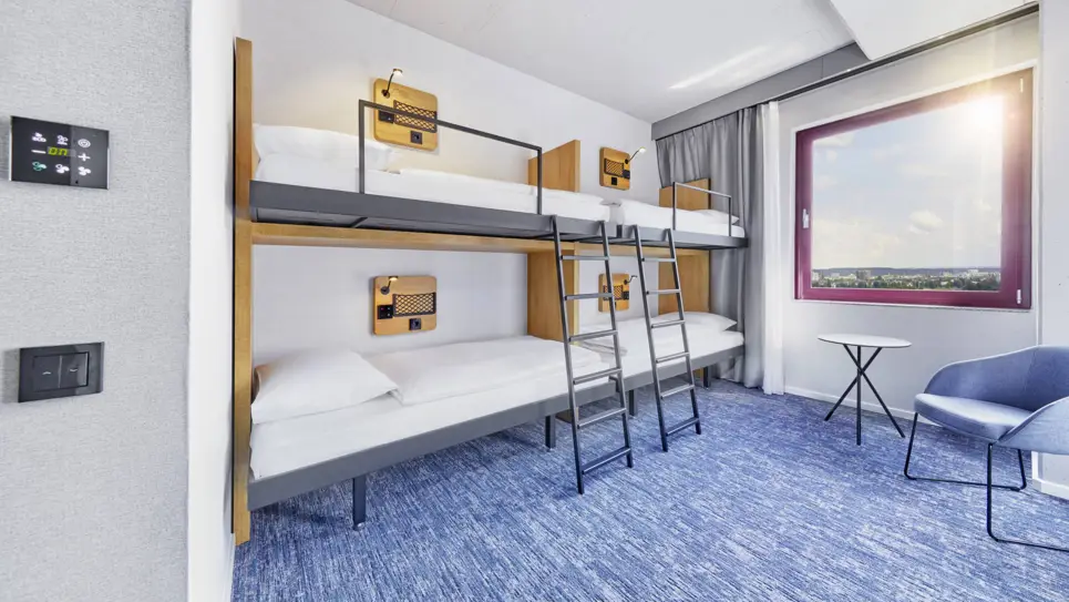 Quadruple room - H2 Hotel Düsseldorf Seestern - Official website