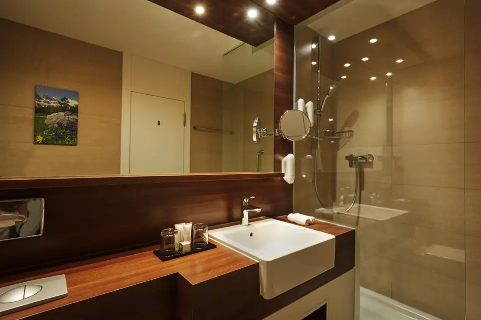 Badezimmer - Superior Apartment im H+ Hotel & Spa Engelberg - Offizielle Webseite